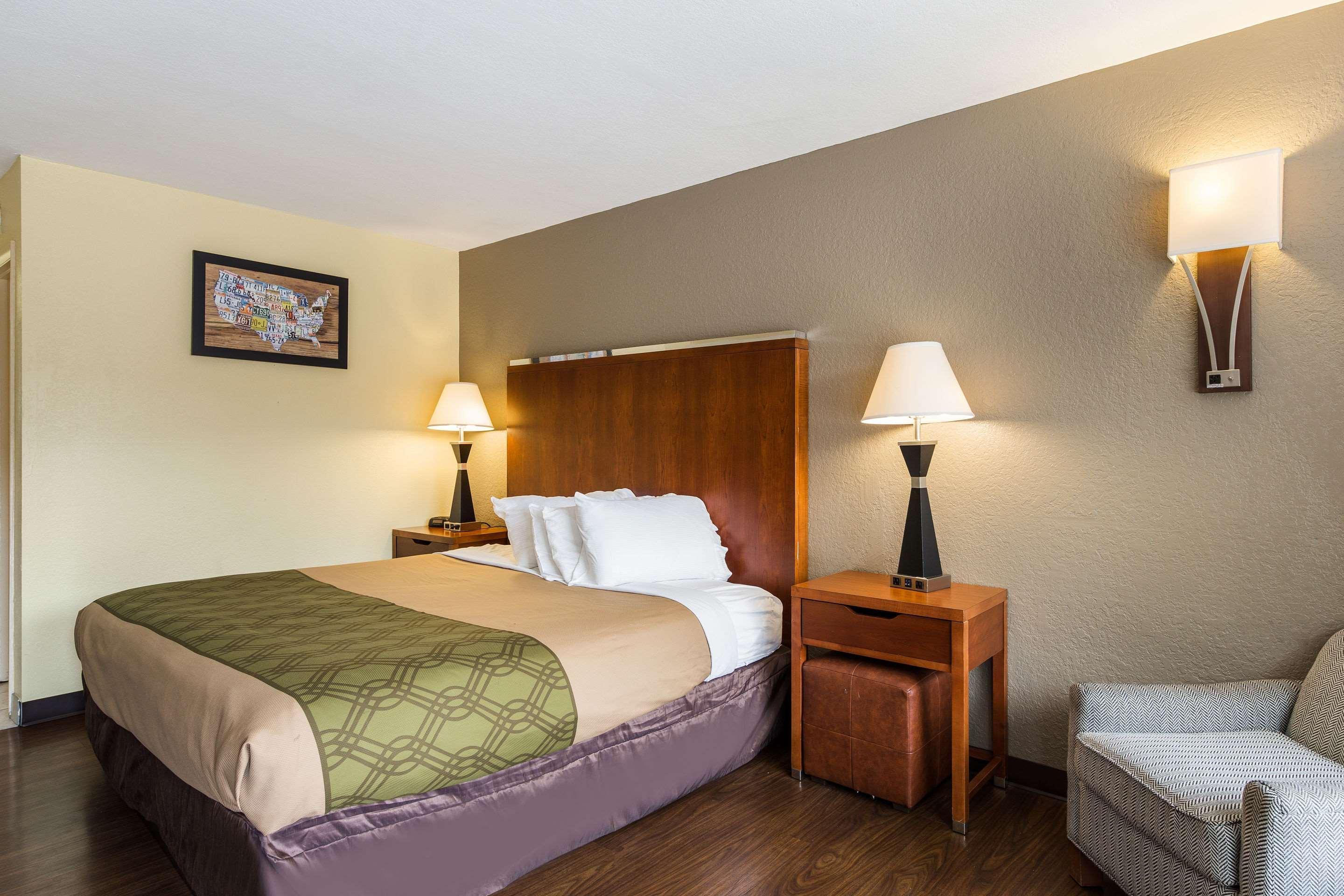 Econo Lodge Pigeon Forge Bagian luar foto