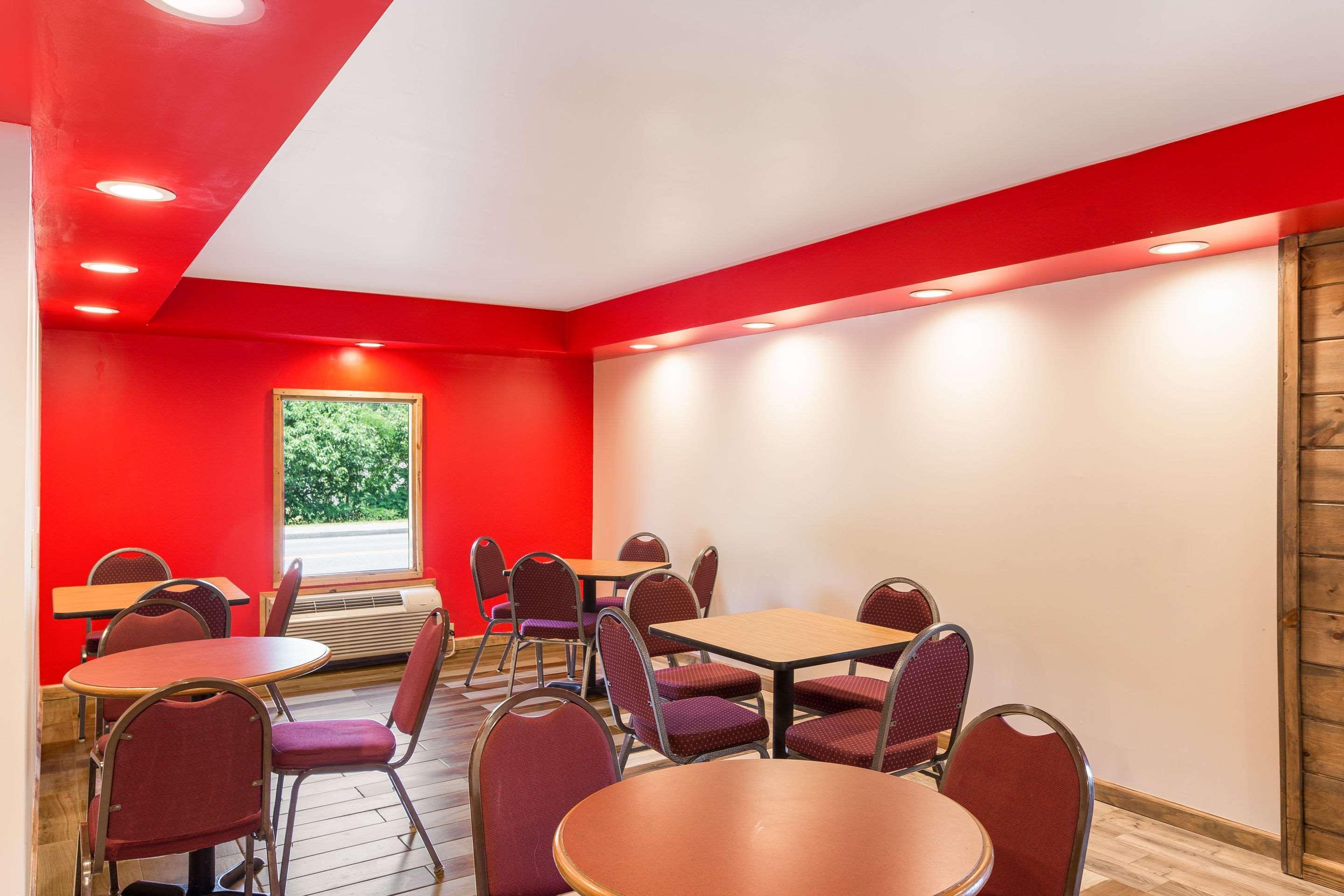 Econo Lodge Pigeon Forge Bagian luar foto