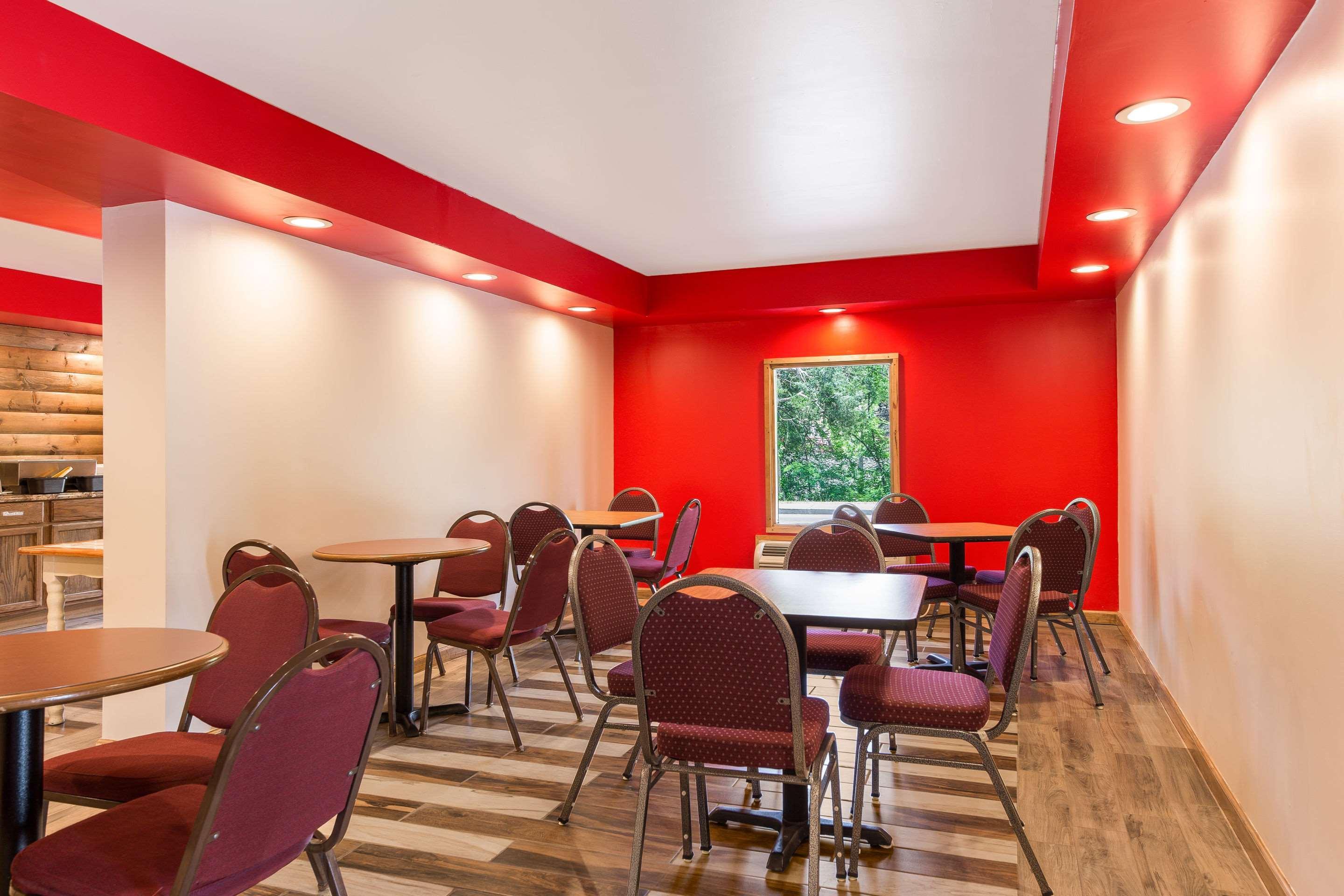 Econo Lodge Pigeon Forge Bagian luar foto