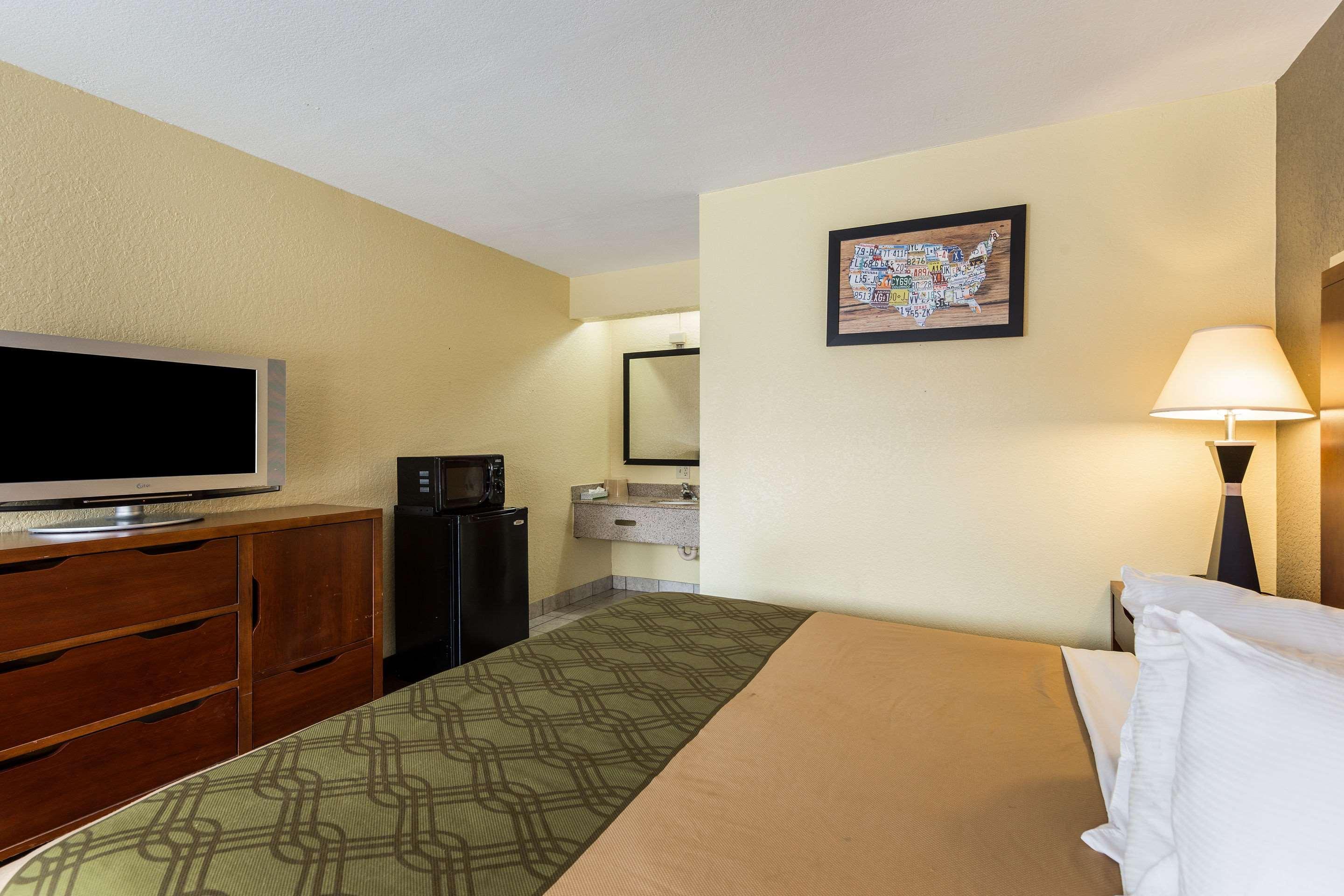 Econo Lodge Pigeon Forge Bagian luar foto