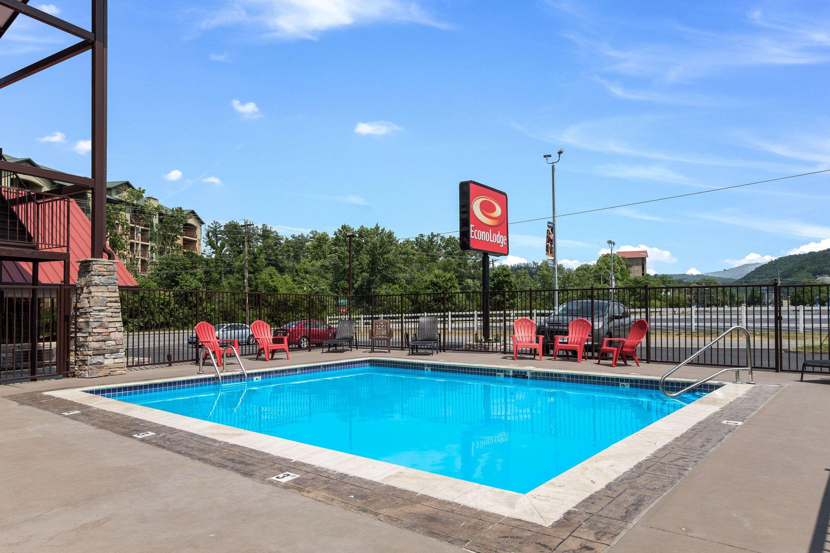 Econo Lodge Pigeon Forge Bagian luar foto