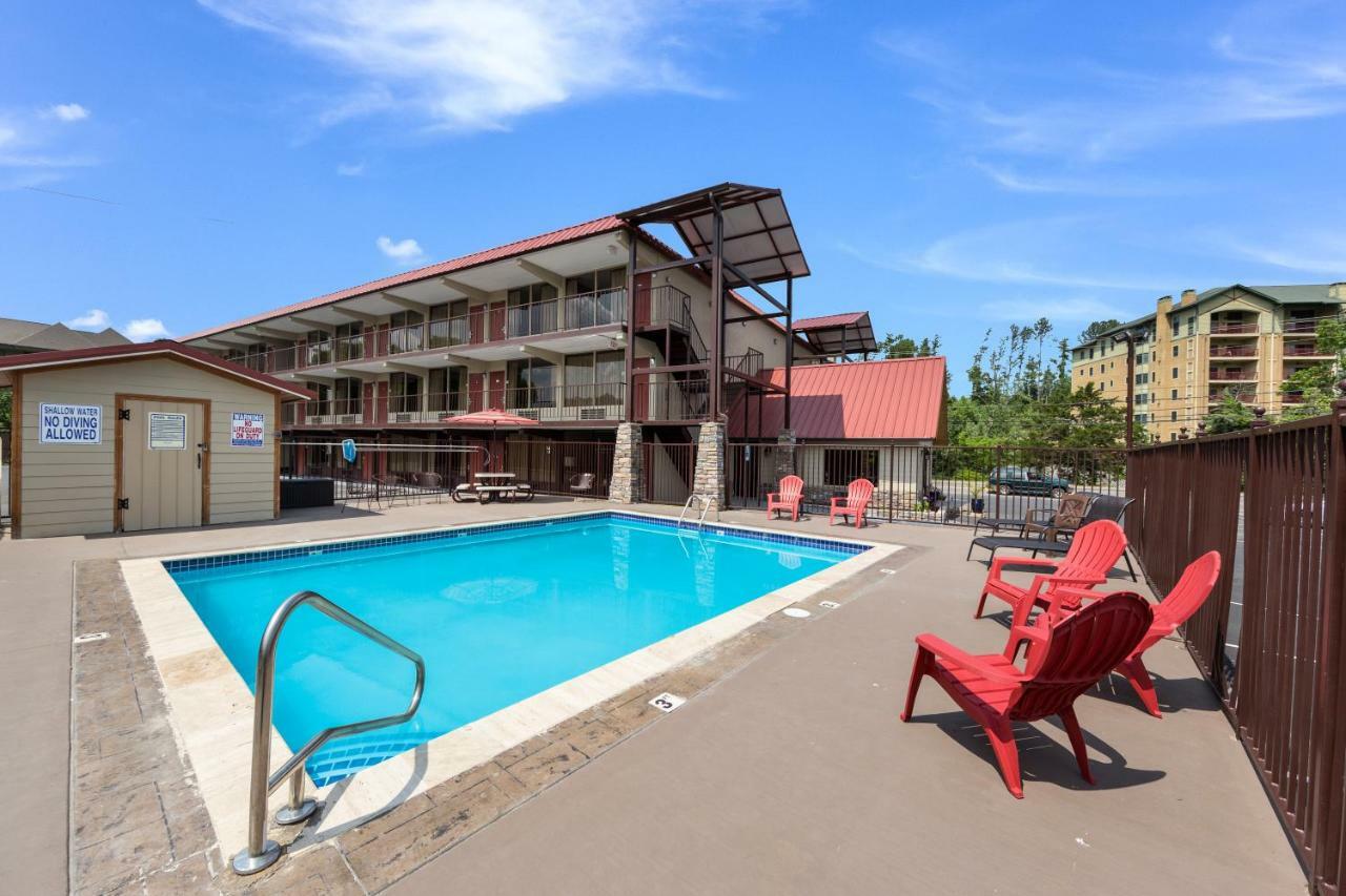 Econo Lodge Pigeon Forge Bagian luar foto