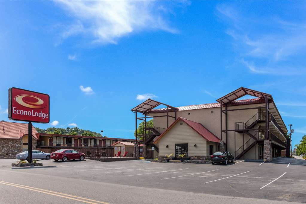 Econo Lodge Pigeon Forge Bagian luar foto